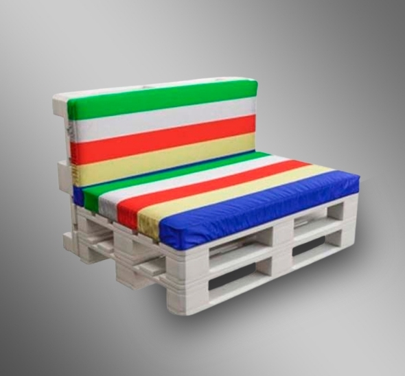 Двухместный диван White с разноцветными подушками