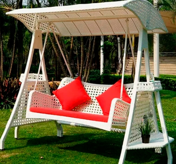 Качели розового цвета