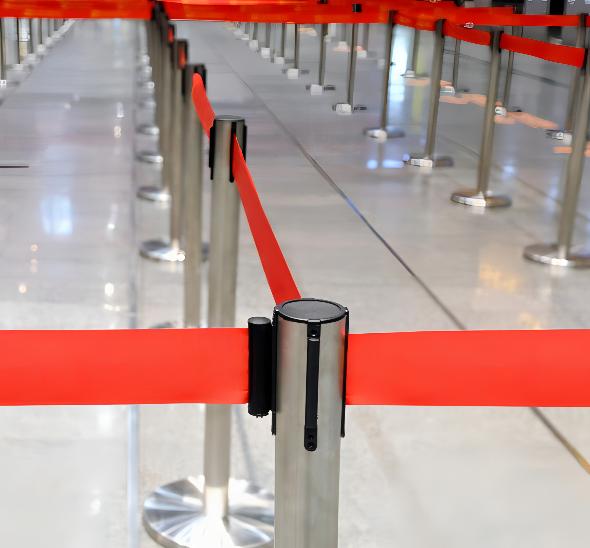 Столбик для ограждения с лентой