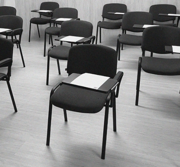 Стул мягкий с пюпитром