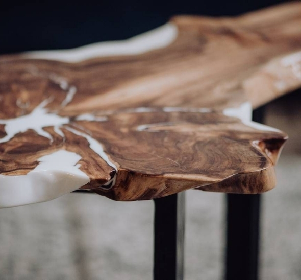 Журнальный стол из спила карагача