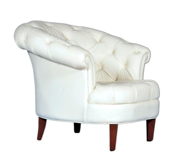 Кресло белое стеганое из кожи