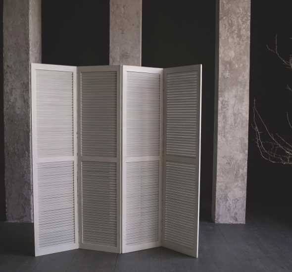 Ширма деревянная белого цвета