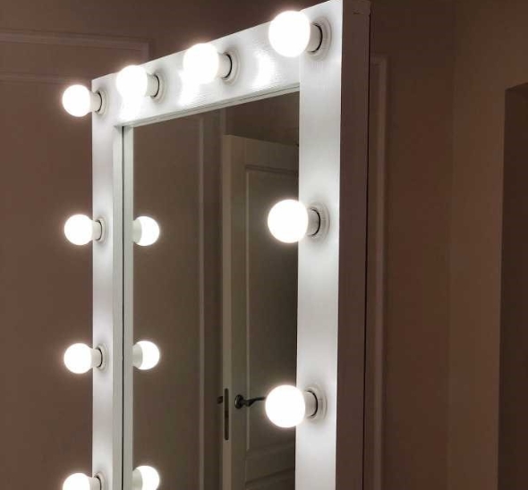 Зеркало с лампочками Стилиссимо