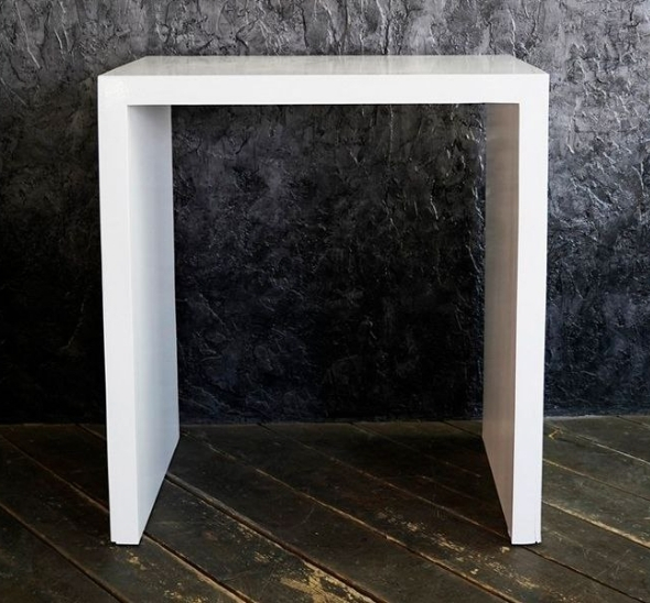 Белый п-образный стол (маленький)