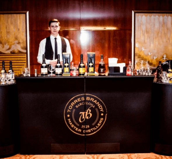 Брендированная барная стойка