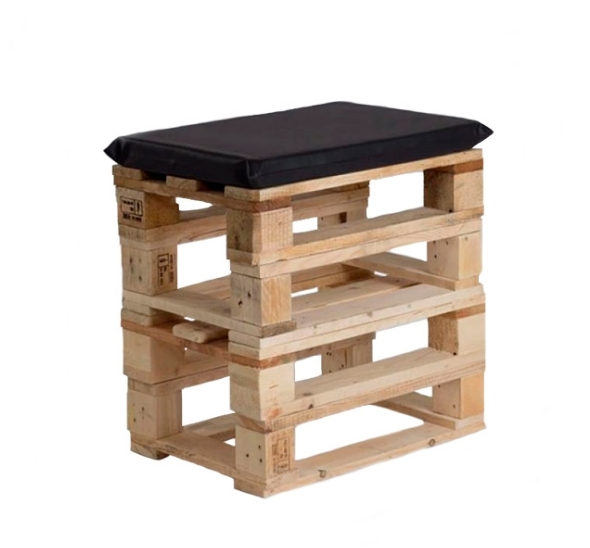 Деревянный пуфик из паллет