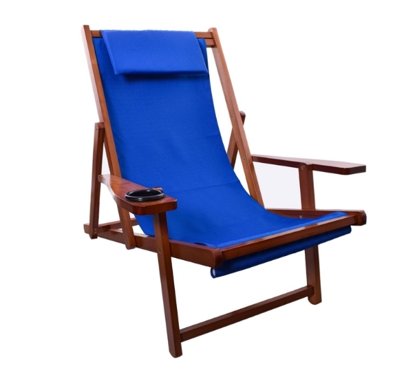 Синий шезлонг