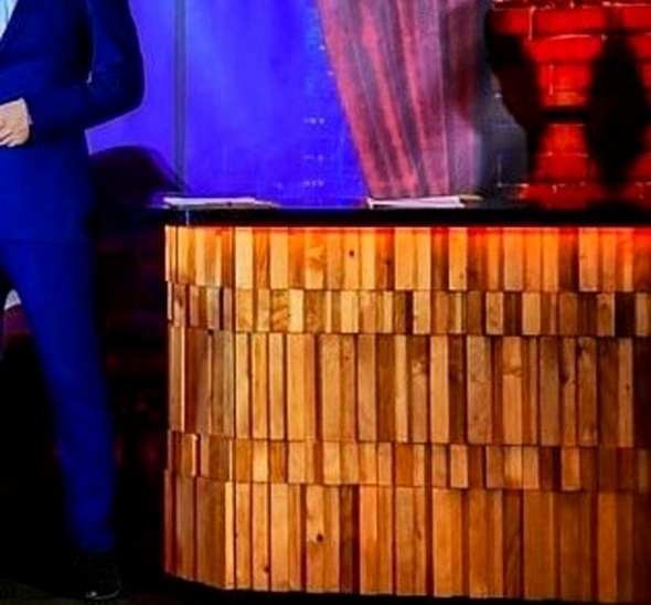 Декорация стол Вечерний Ургант