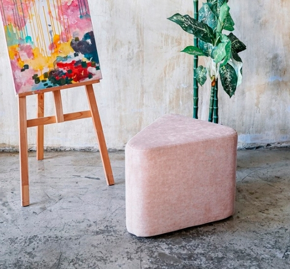 Пуфик треугольный Бежевый