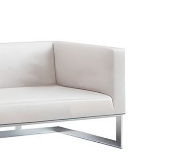 Трехместный диван Andrian Silver белый