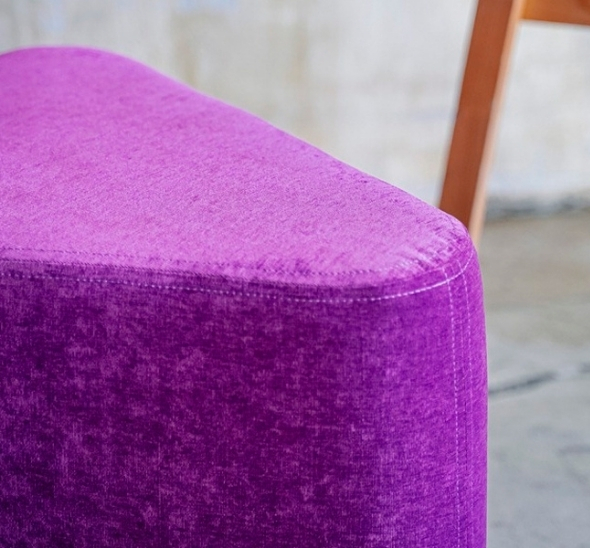 Пуфик треугольный Пурпурный