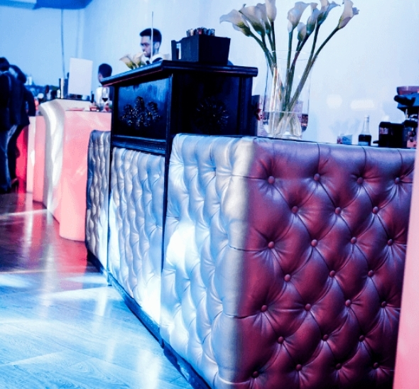 Кожаная барная стойка