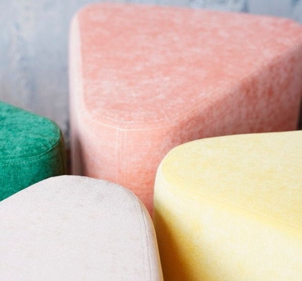 Пуфик треугольный Пудрово-розовый