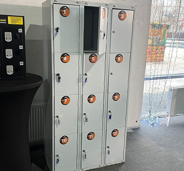Локер на 12 ячеек