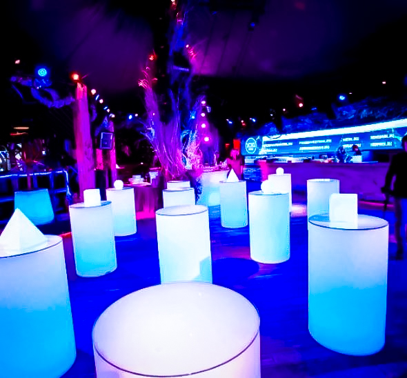 Светящаяся пирамида декоративная