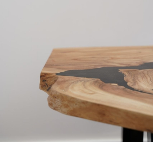 Журнальный стол со столешницей из слэба